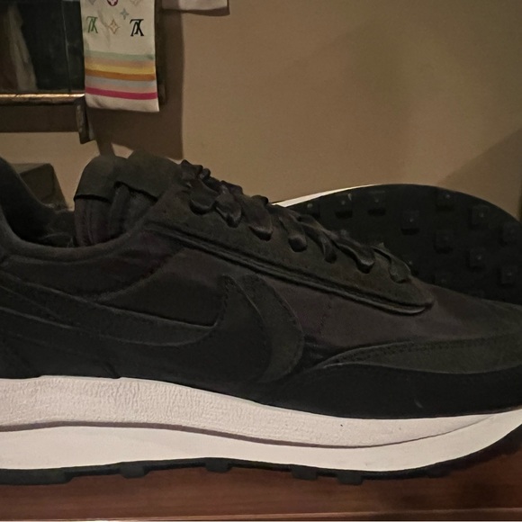 Nike, black sneakers, NWT - Picture 7 of 7